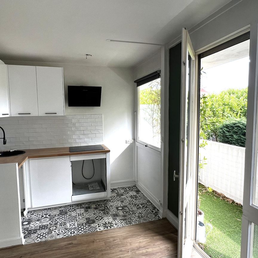 Location Appartement 1 pièce 24m² LA VARENNE ST HILAIRE 94210 - Photo 1