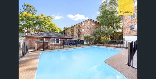 “Stylish North-Facing Apartment in Prime Location” - Photo 1