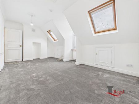 3 bedroom flat to rent - Photo 4