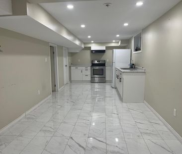 For Lease - 531 Scenic Drive, Hamilton, Ontario - Photo 1