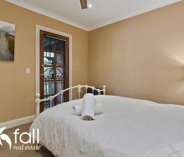 Fully Furnished Charming Character Townhouse - Photo 6