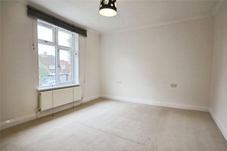 4 bedroom semi-detached house to rent - Photo 5