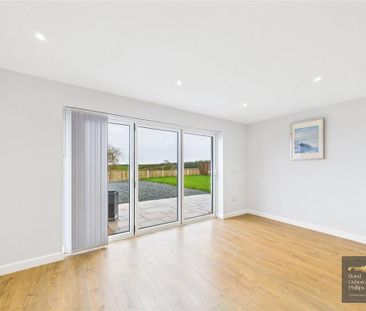 4 bedroom detached house to rent - Photo 2