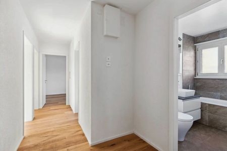 Renovierte 3.5-Zimmerwohnung mit Charme an zentraler Lage - Foto 4