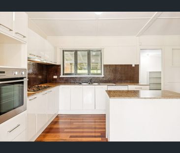 Bright, Breezy + Big Backyard Living in Carina Heights - Photo 4