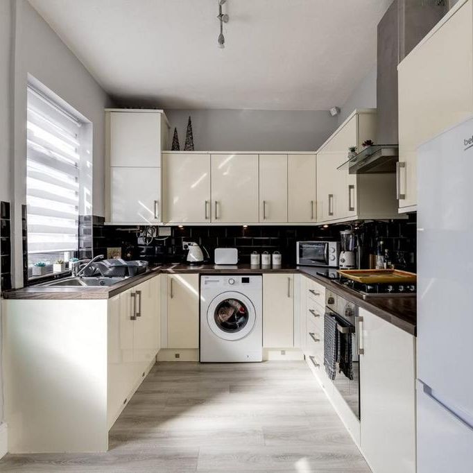 2 bedroom terraced house to rent - Photo 1