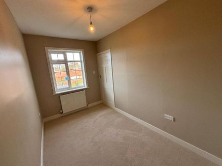 3 bedroom detached house to rent - Photo 3