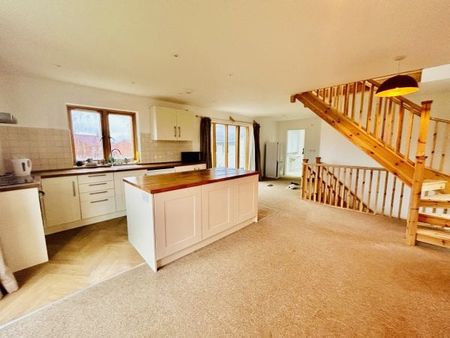 Marston Croft, Southam, CV47 - Photo 4