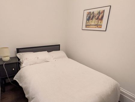 2 Bed Flat, Shooters Hill Road, SE3 - Photo 5