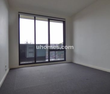 3Bedrooms, 2Bathrooms - Photo 3