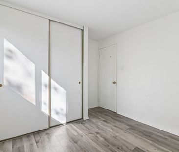 For Lease - 49 Sumac Street Unit# 10, Beacon Hill North - South and... - Photo 1