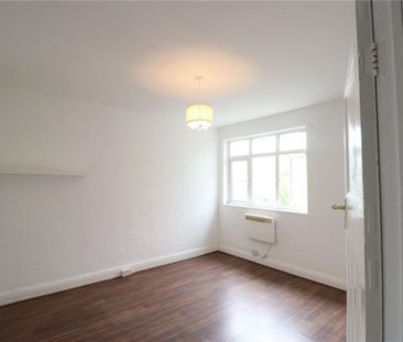 2 bedroom maisonette to rent - Photo 2