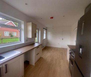 3 bedroom bungalow to rent - Photo 6