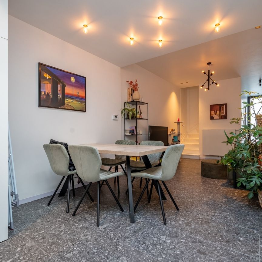 KORTRIJK - Instapklare woning met 2 SLPK. + bureau én stadskoer - Foto 1