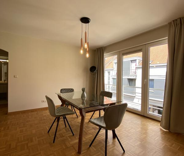 À Woluwe-Saint-Pierre, appartement à louer 1050 € par mois - Photo 4