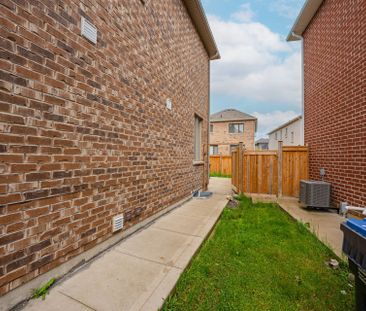 For Lease - 19 Boat Street, Brampton, Ontario - Photo 4