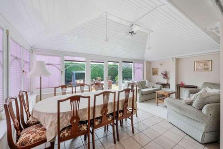 Tattenham Way, Tadworth, KT20 - Photo 5