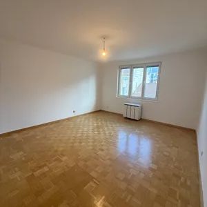 Erstbezug nach Sanierung- 60 m² mit neuer Küche - Foto 2