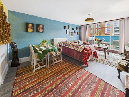 2 bedroom flat to rent - Photo 3