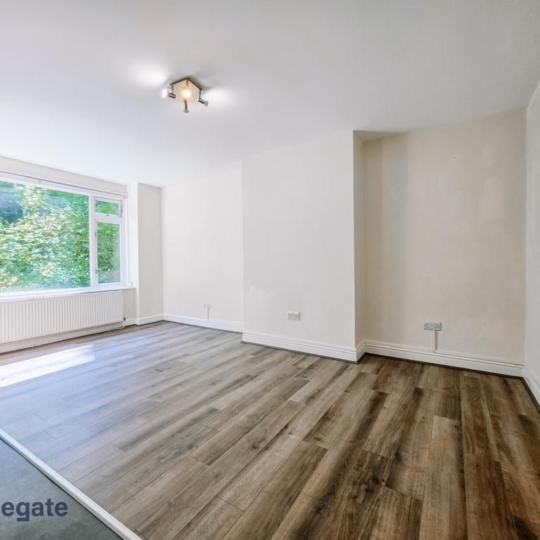 2 bedroom flat to rent - Photo 1