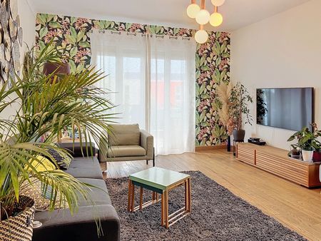 Location Appartement 4 pièces 92m² NICE 06100 - Photo 2