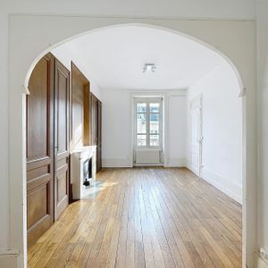 Lyon 6ème : Emplacement privilégié T3 en étage élevé avec cuisine aménagée - Photo 2