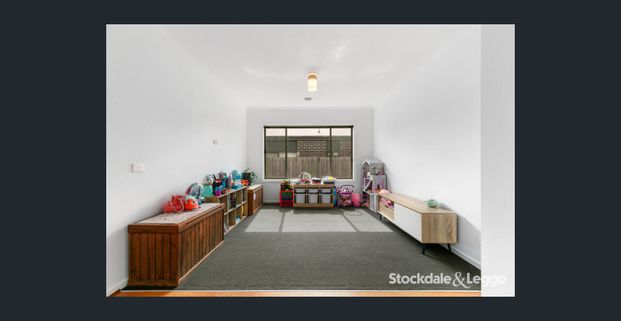 4 Bedroom Family Home in Erin Park Estate - Photo 1