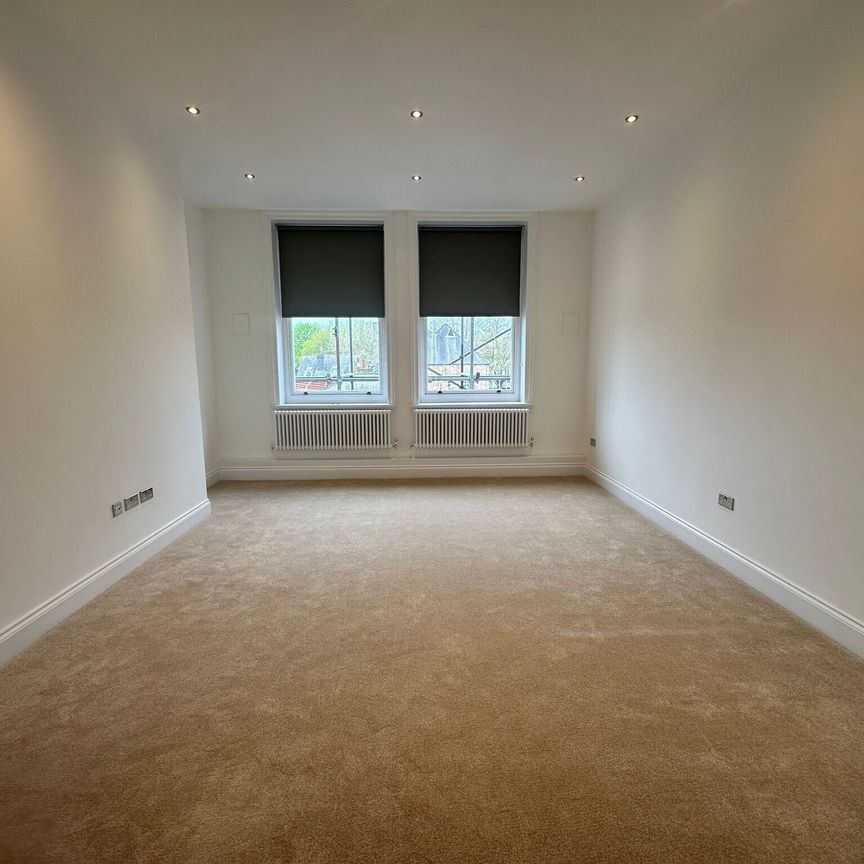 Middleton House - Photo 1