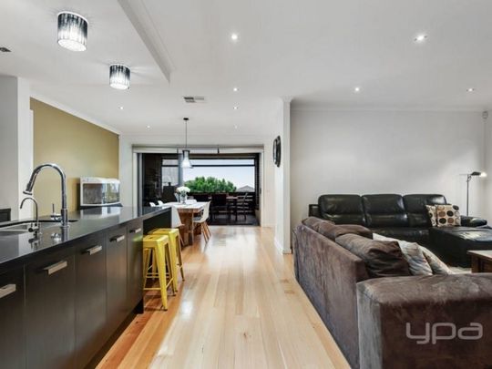 THE PERFECT FAMILY HOME! - Photo 1