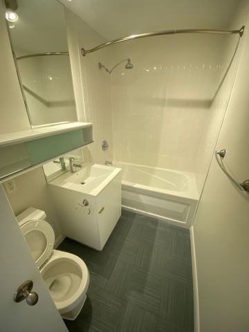 For Lease - 111 Elizabeth Street Unit# 1112, Toronto, Ontario - Photo 4