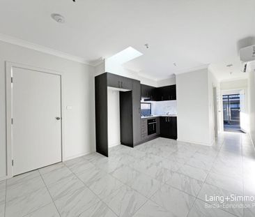 Spacious Two bedroom Granny Flat - Photo 5