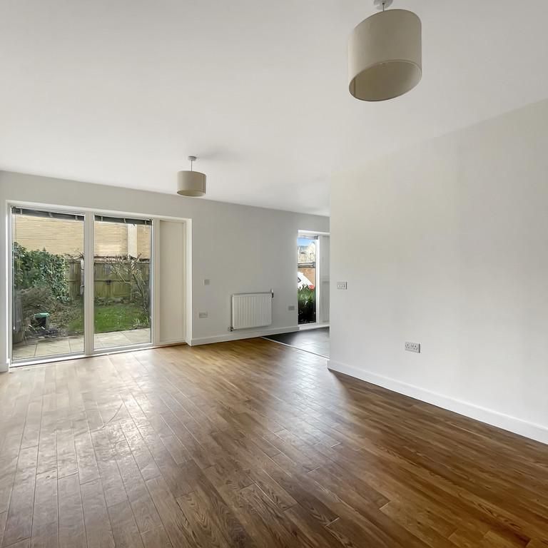 2 bedroom ground floor flat to rent - Photo 1