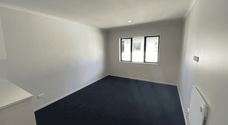 Studio Room in top Hamilton East Location - Photo 3