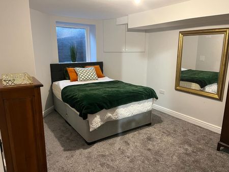 2 Bed Flat, Prestwich, M25 - Photo 5