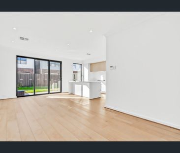 Hi, I'm Brand New and Ready for You... - Photo 2