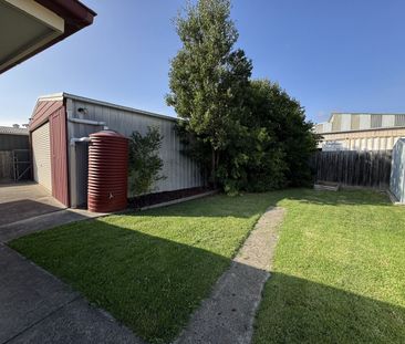 Three Bedroom House - Photo 6