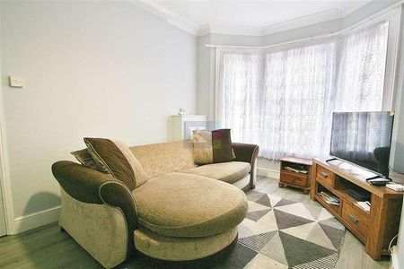 Cromwell Road, Hayes, UB3 - Photo 2