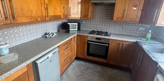 1 bedroom in a house share to rent - Photo 2