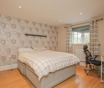 2 bedroom end of terrace house to rent - Photo 2