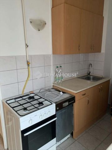 Kiadó jó állapotú panel lakás - Pécs - Fotó 4