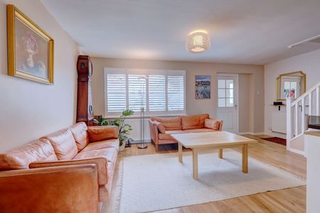 4 Bedroom Detached House To Rent - Photo 3
