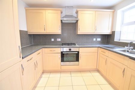 2 bedroom Apartment - Bridge Court, Welwyn Garden City - Photo 5