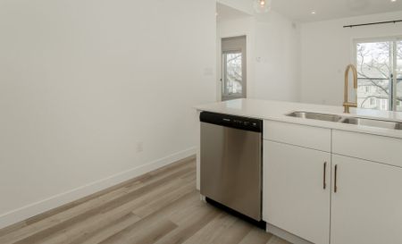 Newcastle: Gold Accents – 710 Westminster - Photo 5