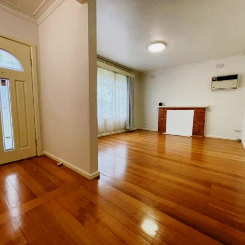 3 Bed, 1 Bath - Photo 1