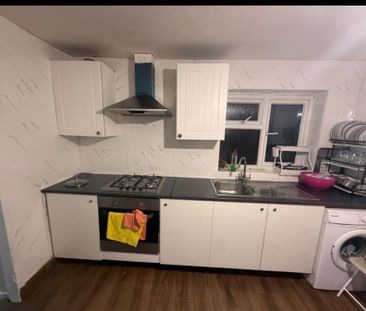 Room in a Shared House, Monega Road, E7 - Photo 5