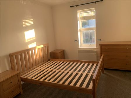 2 bedroom apartment to rent - Photo 3