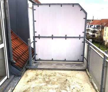 Schicke 2-Zimmer DG-Wohnung mit Balkon, Einbauküche, PKW-Stellplatz... - Photo 4