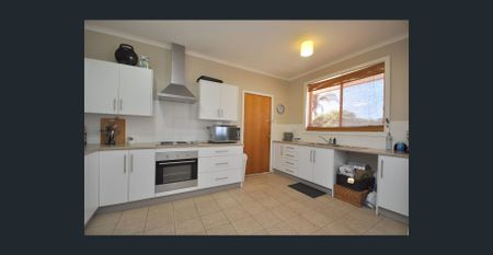 11 Moyes Street, Port Augusta - Photo 5