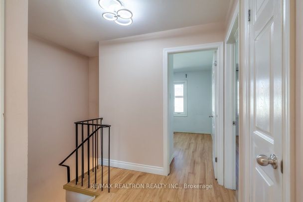 Condo Townhouse For Lease | E8132940 - Photo 1