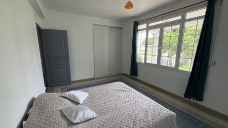 Location Maison 5 pièces 139m² ST CLAUDE 97120 - Photo 4